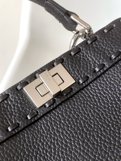 フェンディバッグ素材ディテール